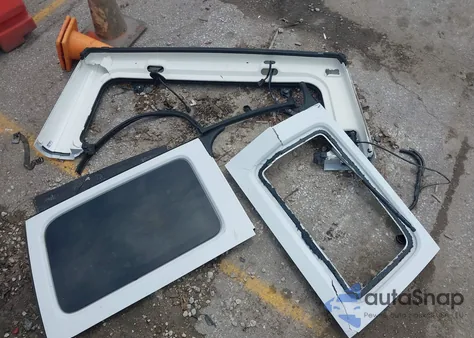 2020 Jeep Wrangler Unlimited Sahara 4X4 from USA, damaged, VIN 1C4HJXEN3LW167192